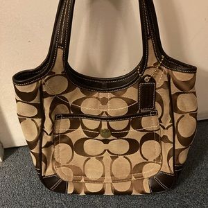 Coach tote bag like new, no flaws or wear